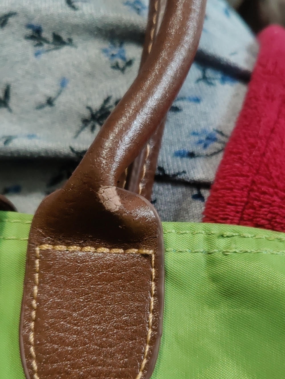 Longchamp Green Nylon Tote – Like New – Brown Leather Handles – Classic Le Pliag - Picture 13 of 14